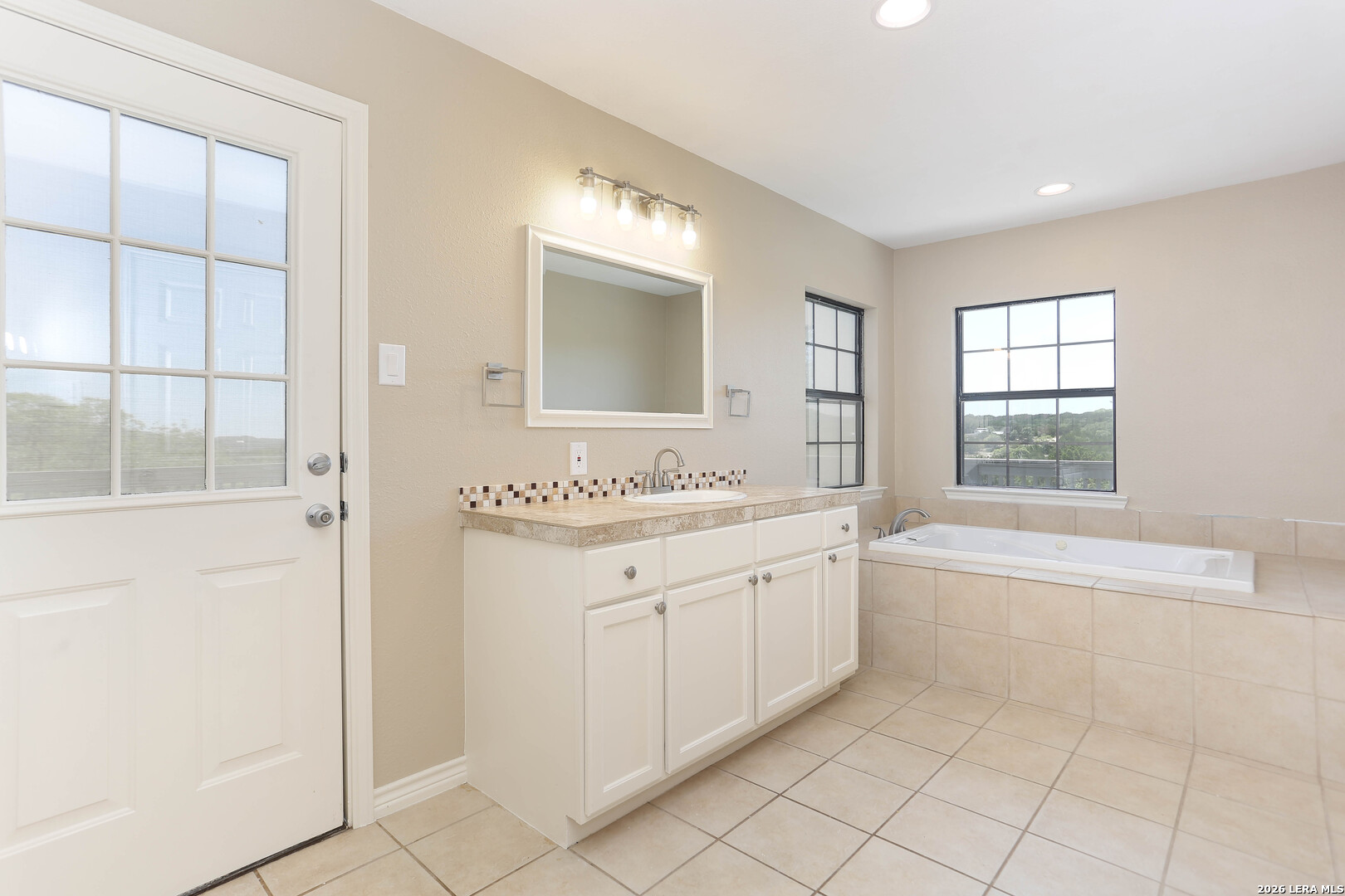 693 Snake Road Pipe Creek, TX 78063 - Photo 17 of 30