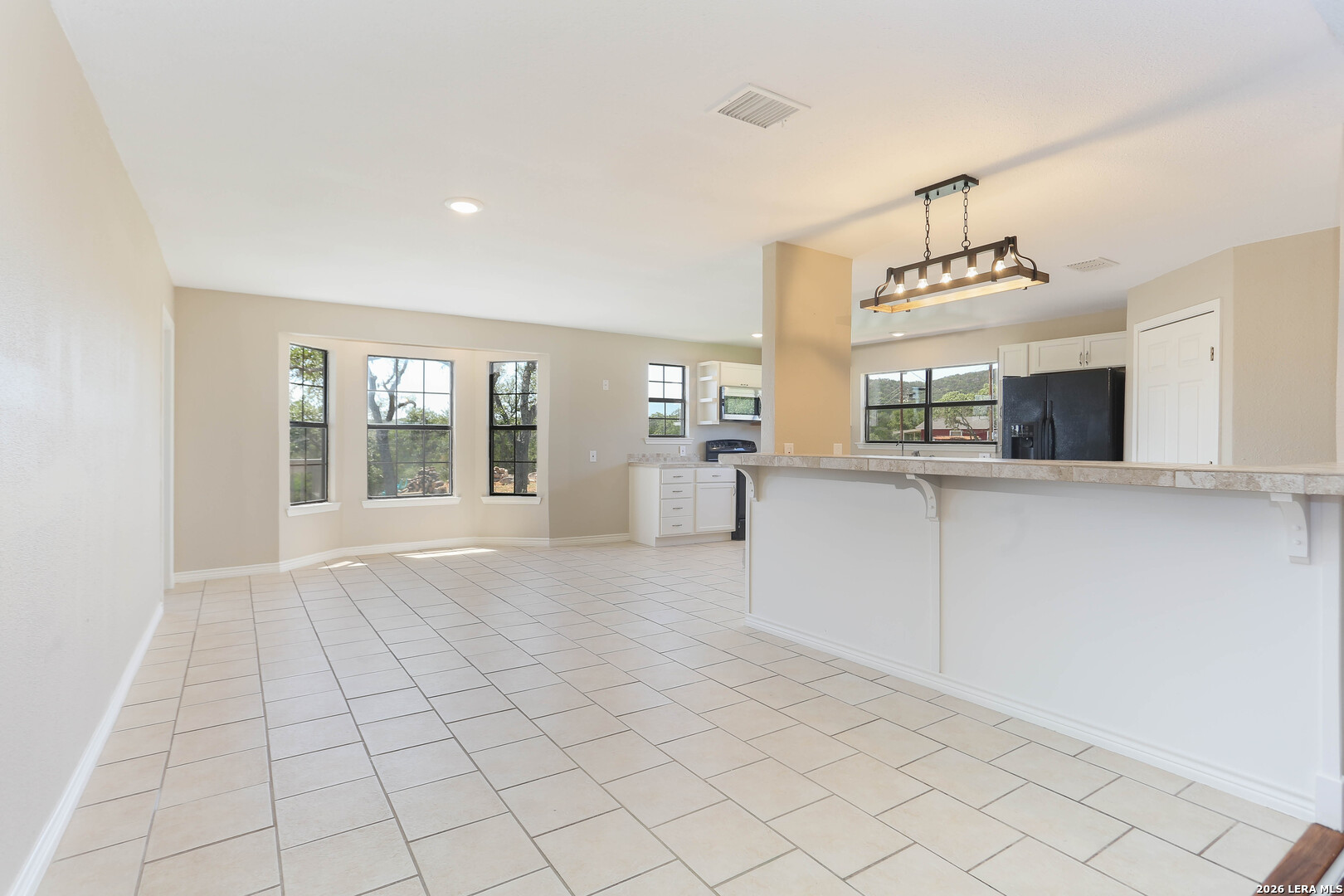 693 Snake Road Pipe Creek, TX 78063 - Photo 8 of 30