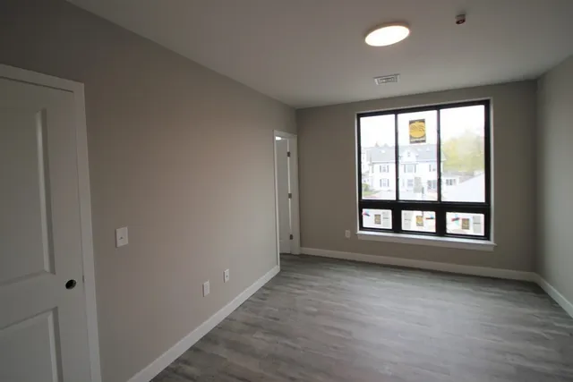 $2,500 | 629 Washington Street, Unit 307, Whitman, MA 02382