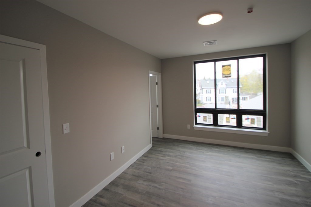 629 Washington Street, Unit 307 Whitman, MA 02382 - Photo 6 of 11