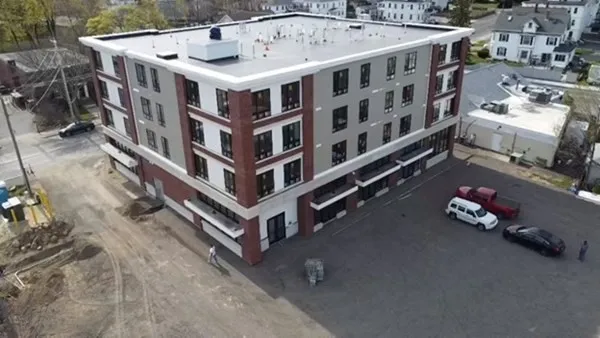 $2,500 | 629 Washington Street, Unit 307, Whitman, MA 02382