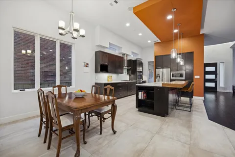 $1,340,000 | 5201 Linden Street, Bellaire, TX 77401