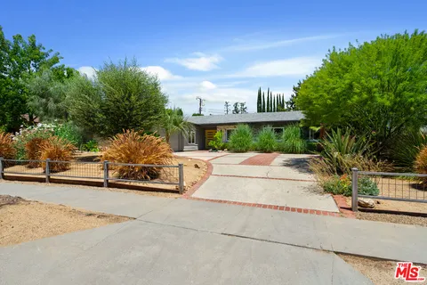 $1,650,000 | 22429 Bessemer Street, Woodland Hills, CA 91367