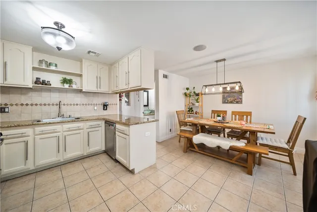 $589,000 | 19950 Sherman Way, Unit A, Winnetka, CA 91306