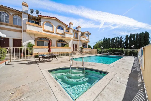 $589,000 | 19950 Sherman Way, Unit A, Winnetka, CA 91306