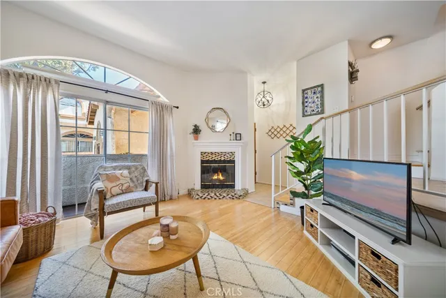 $589,000 | 19950 Sherman Way, Unit A, Winnetka, CA 91306