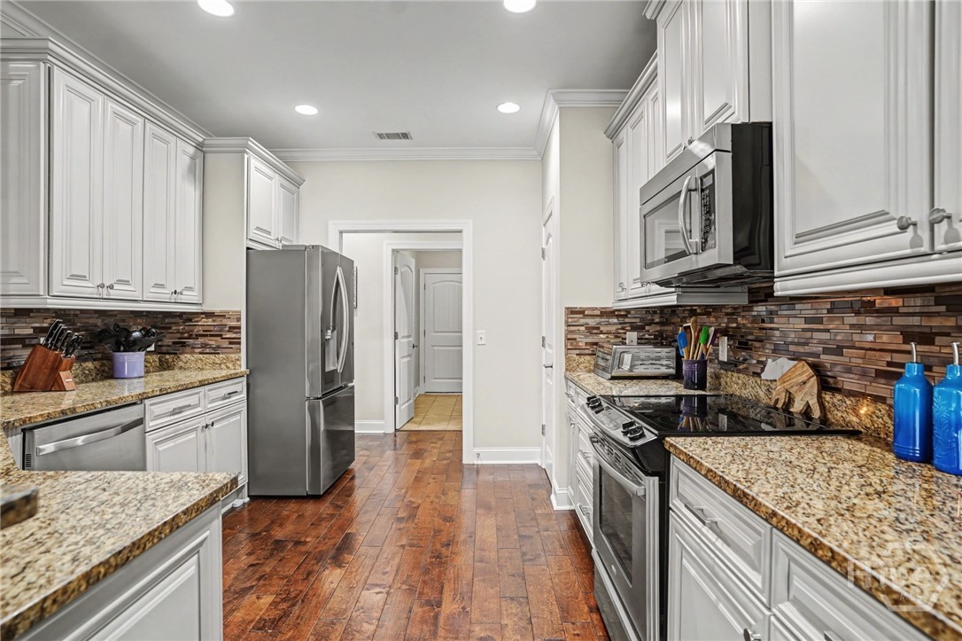 10 Bluegrass Lane Savannah, GA 31405 - Photo 10 of 46