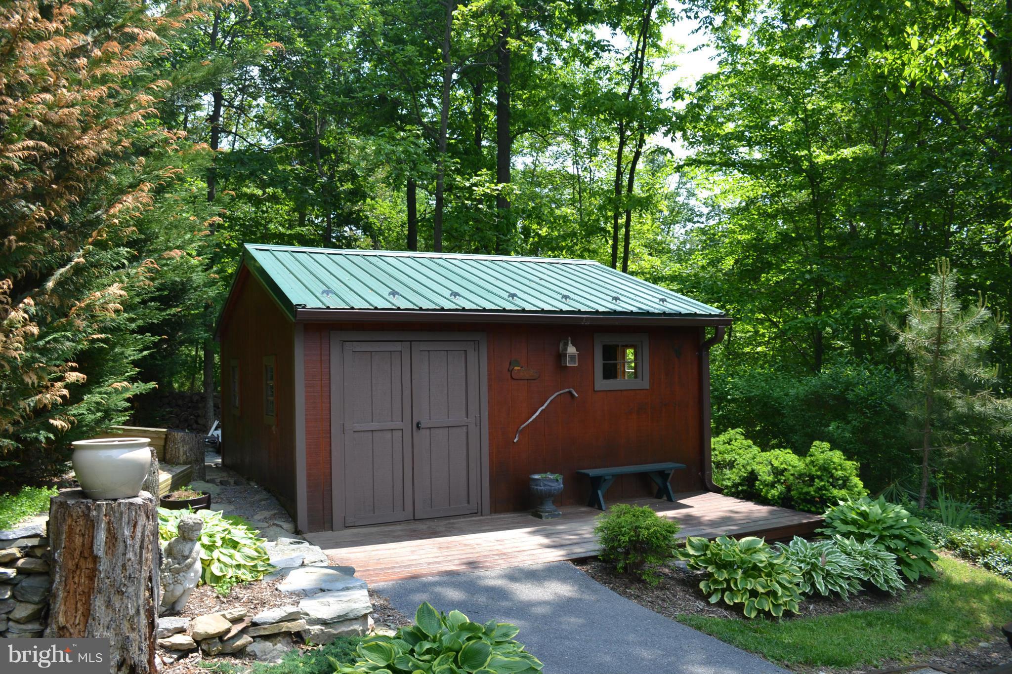 9023 Hawbottom Road Middletown, MD 21769 - Photo 6 of 27 Custom shed or workship