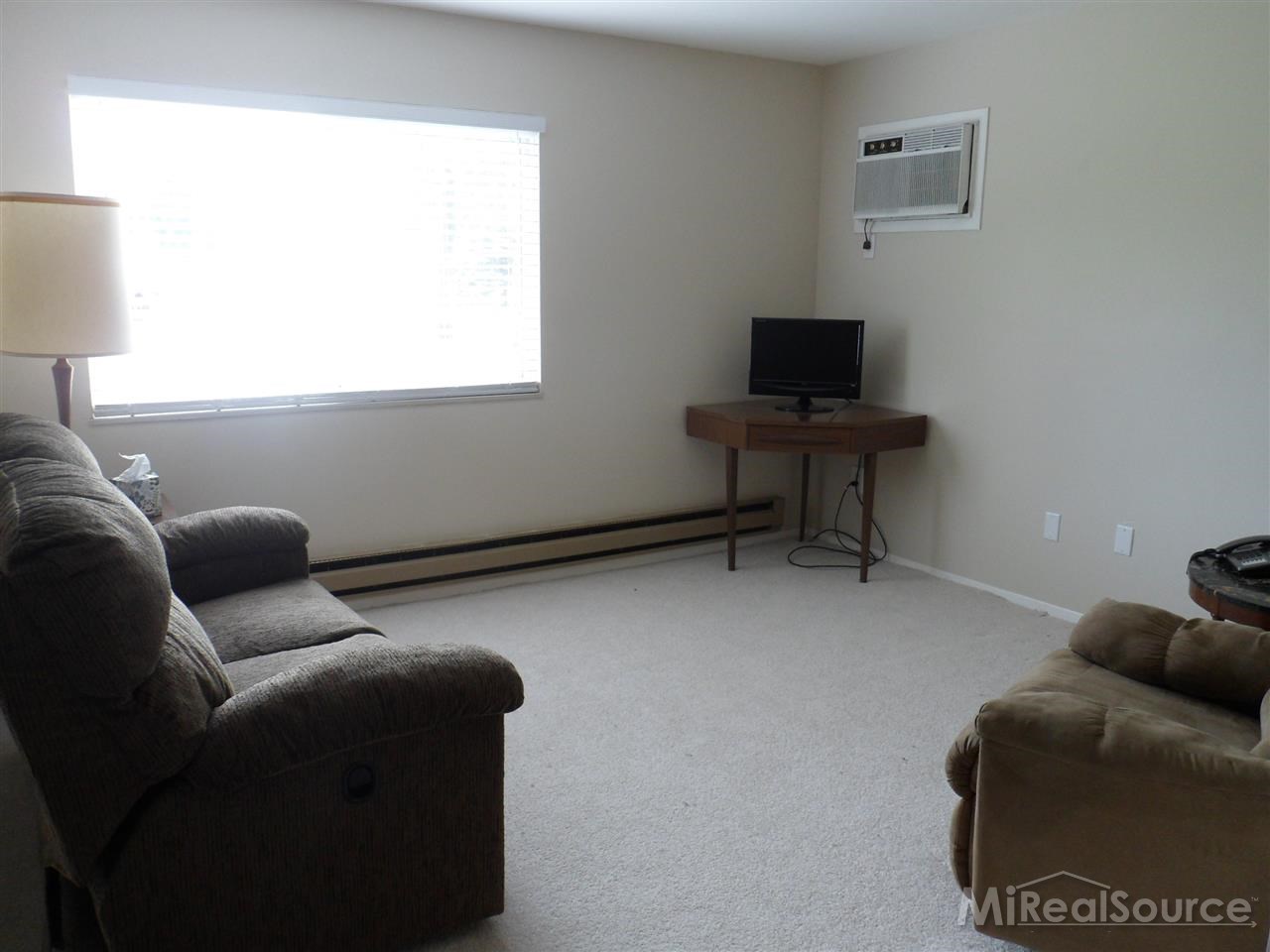 589 Pointe Tremble Road, Unit 13 Algonac, MI 48001 - Photo 9 of 11 31202838-9.JPG
