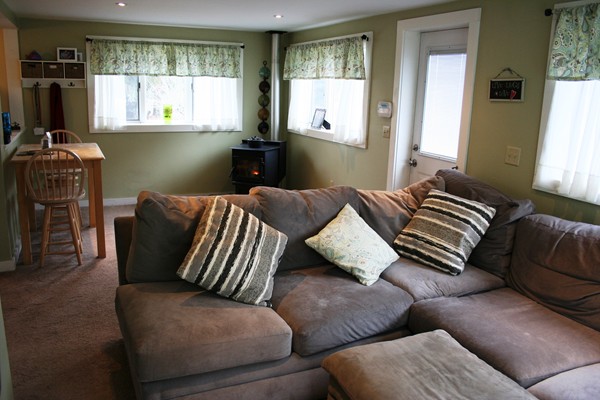 369 County Road Marion, MA 02738 - Photo 8 of 21 a living room with furniture and a window