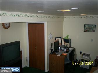 132 West Garrison Road Brookhaven, PA 19015 - Photo 4 of 6 Gallery Image 4
