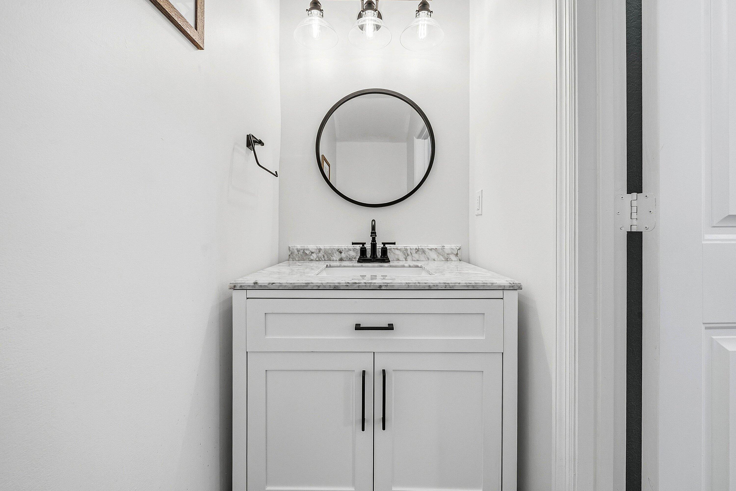 409 Francesca Ridge Road Boynton Beach, FL 33435 - Photo 14 of 41 Half Bathroom