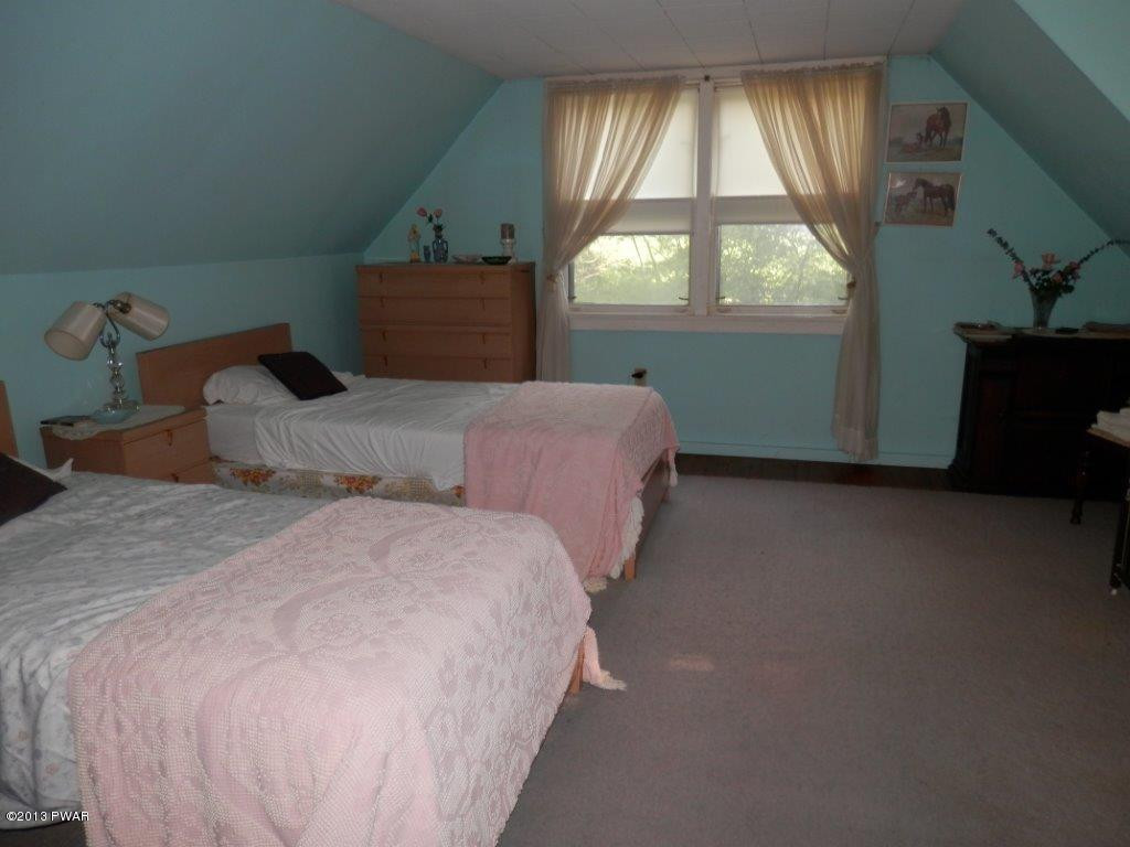 246 Rowland Road Greeley, PA 18425 - Photo 8 of 20
