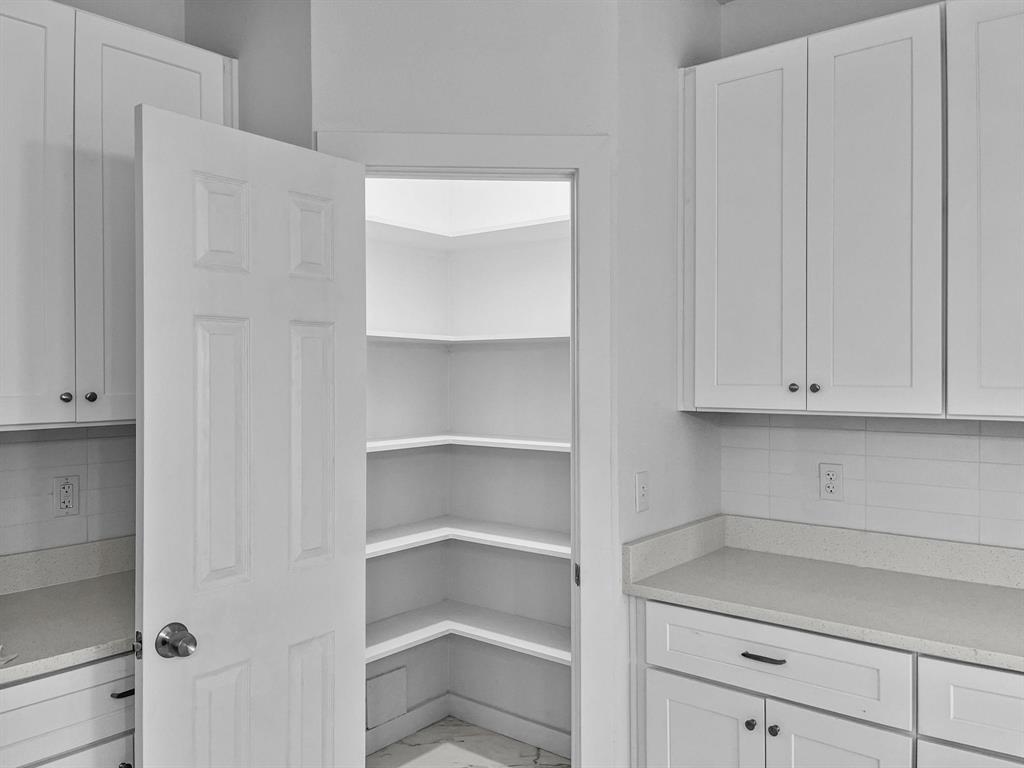 2720 Rochelle Point Irving, TX 75062 - Photo 8 of 21