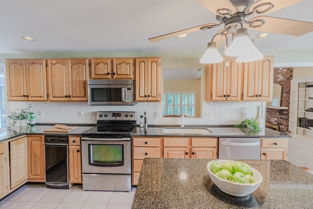 7 Tina Road Milford, MA 01757 - Photo 5 of 38
