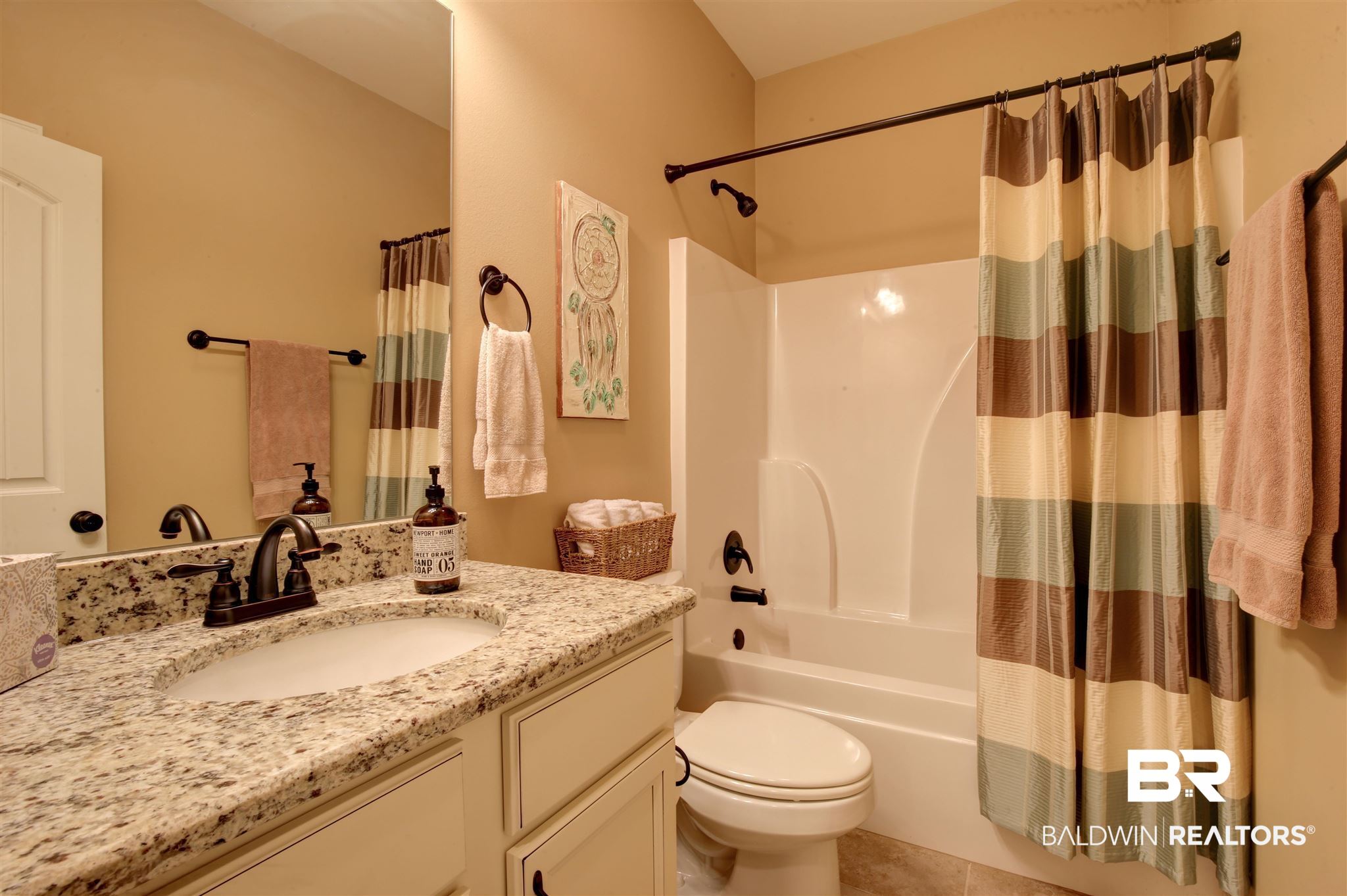 684 Turquoise Drive Fairhope, AL 36532 - Photo 17 of 25 Second full bath