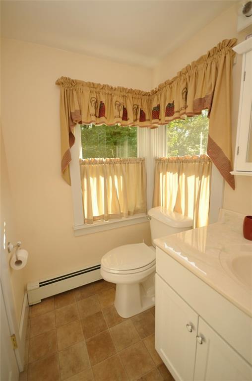 427 Runaround Pond Road Durham, ME 04222 - Photo 19 of 35 Master Half Bath
