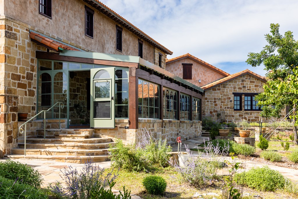 250 Hidden Hills Ranch Road East Kerrville, TX 78028 - Photo 78 of 107