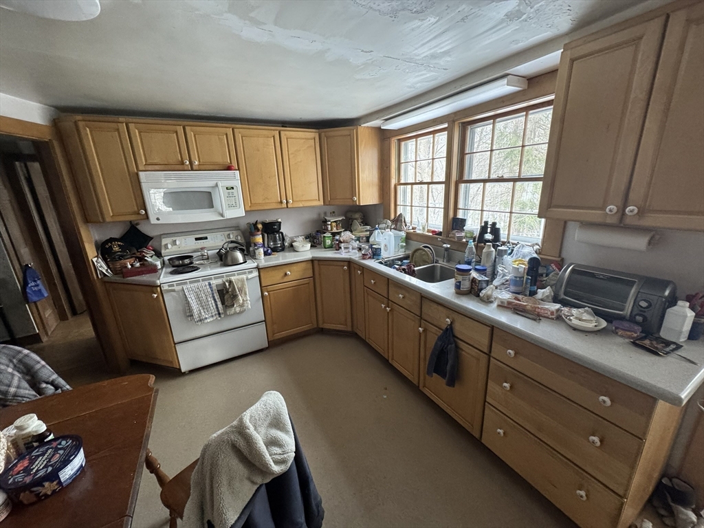 70 Summer Road Boxborough, MA 01719 - Photo 7 of 41