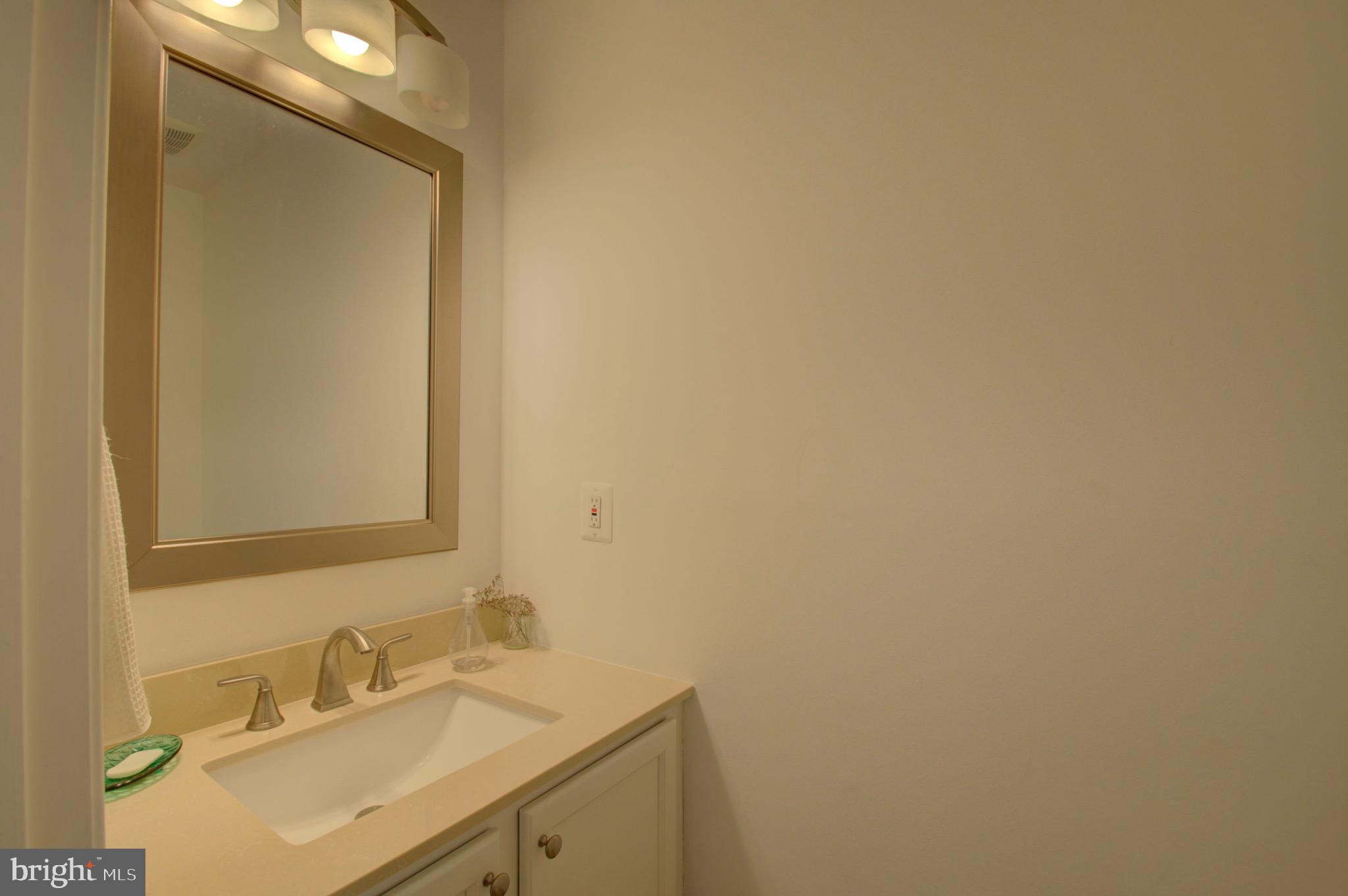6412 Wainfleet Court Springfield, VA 22152 - Photo 12 of 43 Half bath.
