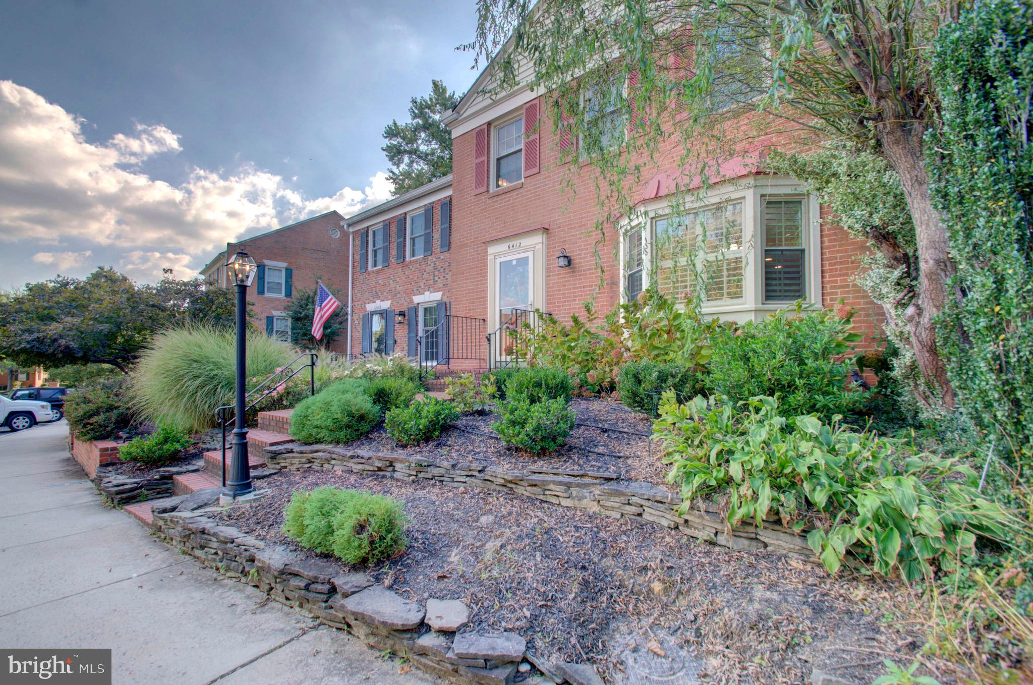 6412 Wainfleet Court Springfield, VA 22152 - Photo 3 of 43 Manicured front yard.