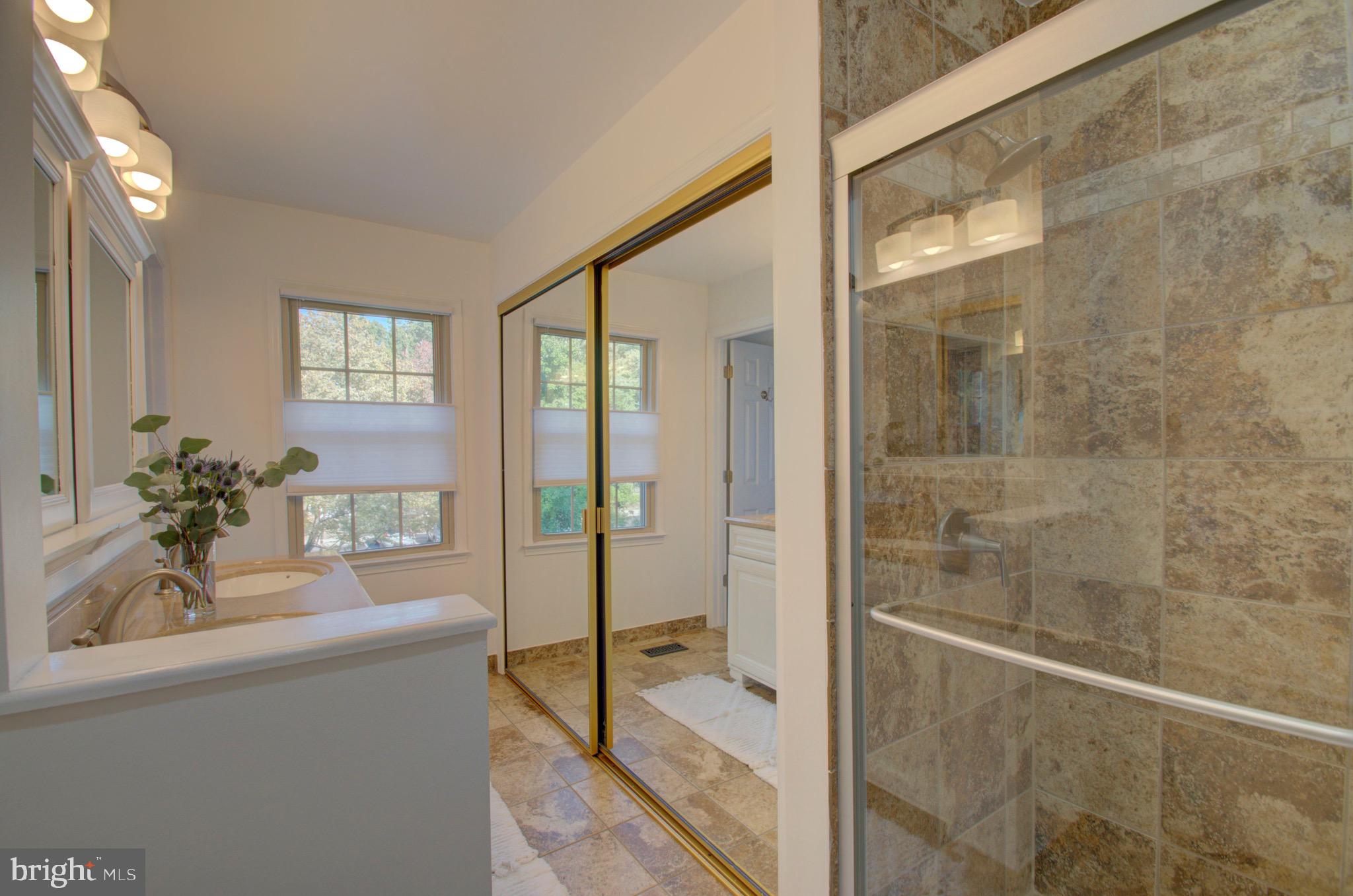 6412 Wainfleet Court Springfield, VA 22152 - Photo 32 of 43 Ensuite