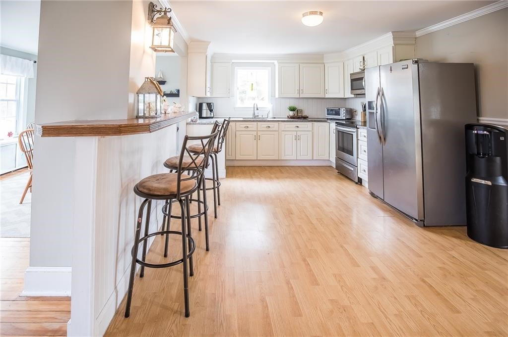 179 Schoolhouse Road Warren, RI 02885 - Photo 13 of 40