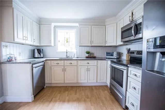 $650,000 | 179 Schoolhouse Road, Warren, RI 02885