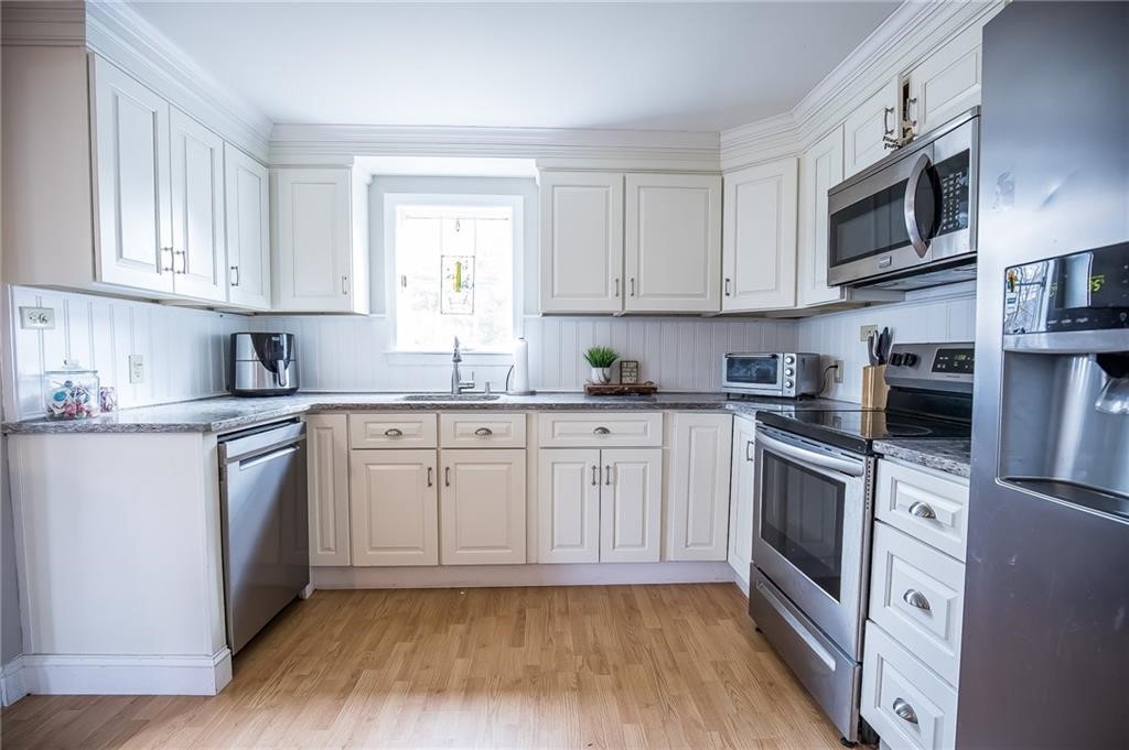 179 Schoolhouse Road Warren, RI 02885 - Photo 14 of 40