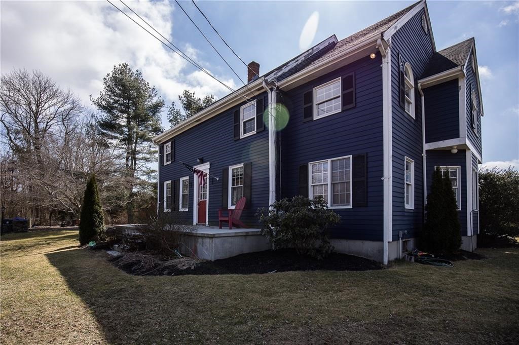 179 Schoolhouse Road Warren, RI 02885 - Photo 2 of 40