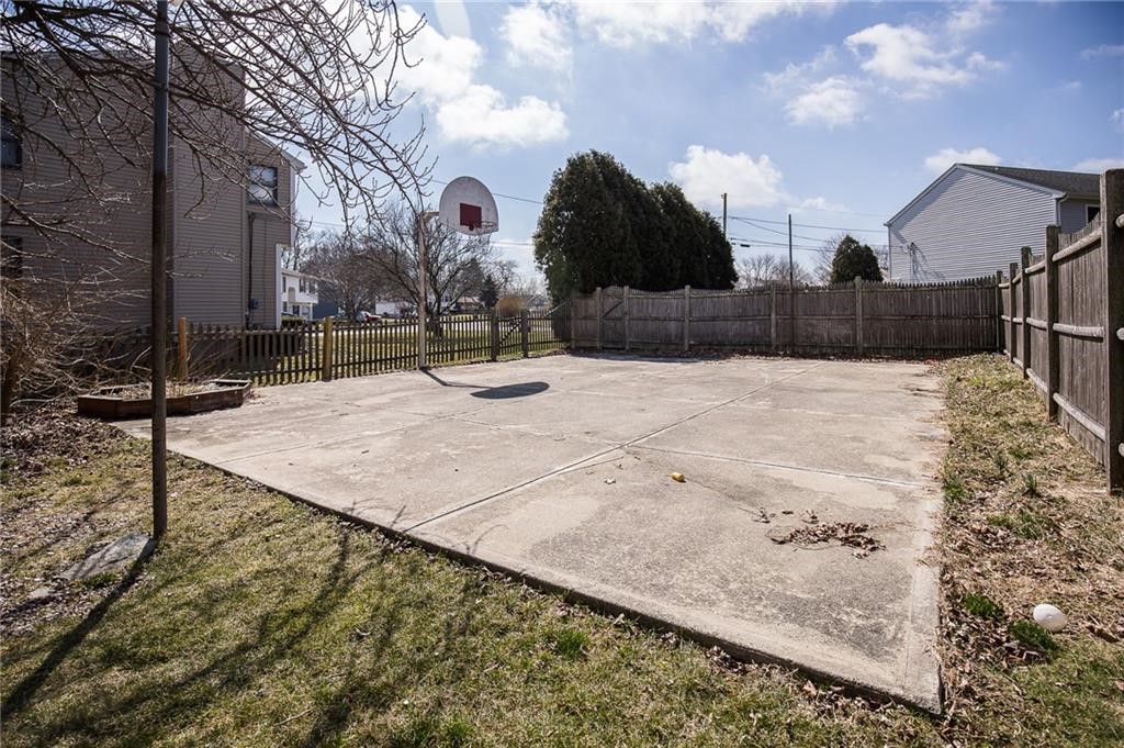 179 Schoolhouse Road Warren, RI 02885 - Photo 37 of 40