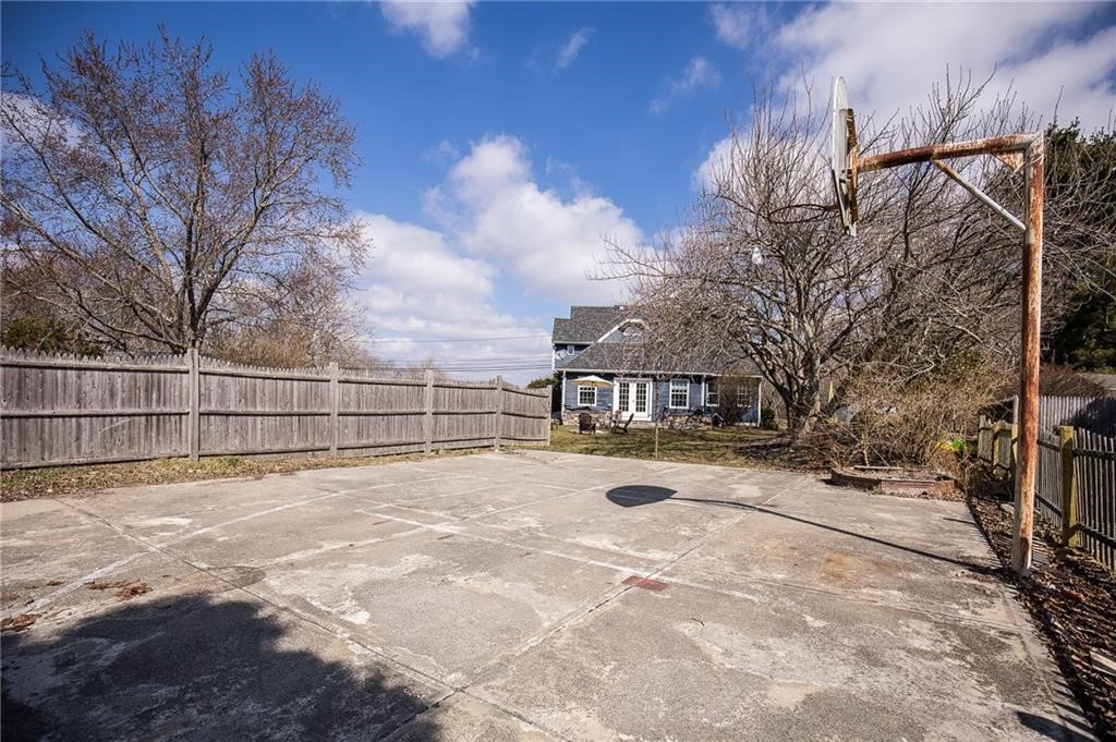 179 Schoolhouse Road Warren, RI 02885 - Photo 38 of 40