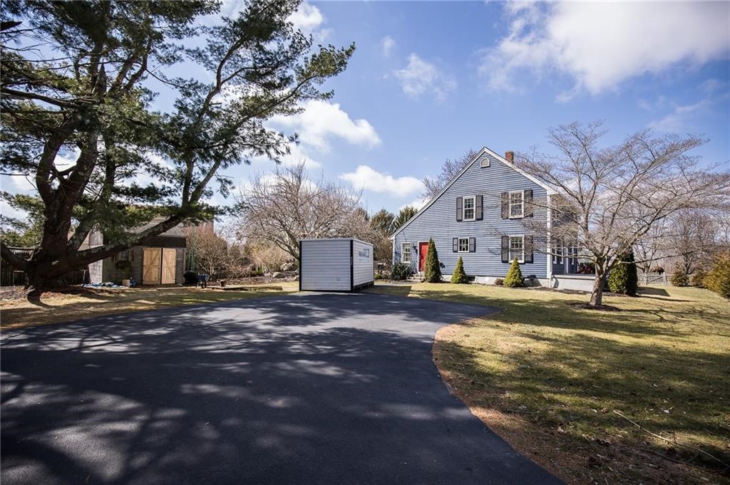 179 Schoolhouse Road Warren, RI 02885 - Photo 4 of 40