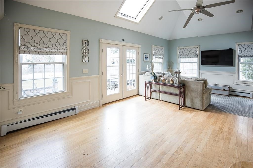 179 Schoolhouse Road Warren, RI 02885 - Photo 10 of 40