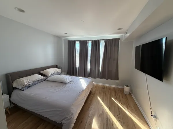 $3,100 | 6135 North Broadway, Unit 305, Chicago, IL 60660