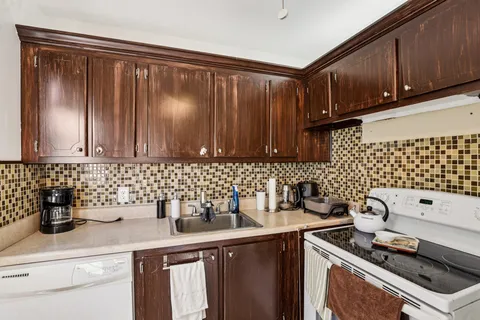 $139,900 | 104 Oakridge H, Unit H, Deerfield Beach, FL 33442