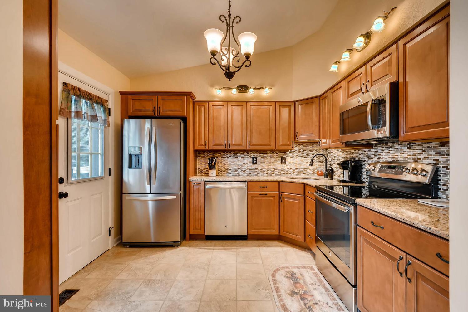 810 Uniontown Road Westminster, MD 21158 - Photo 11 of 30 Granite counters and stainless steel appliances
