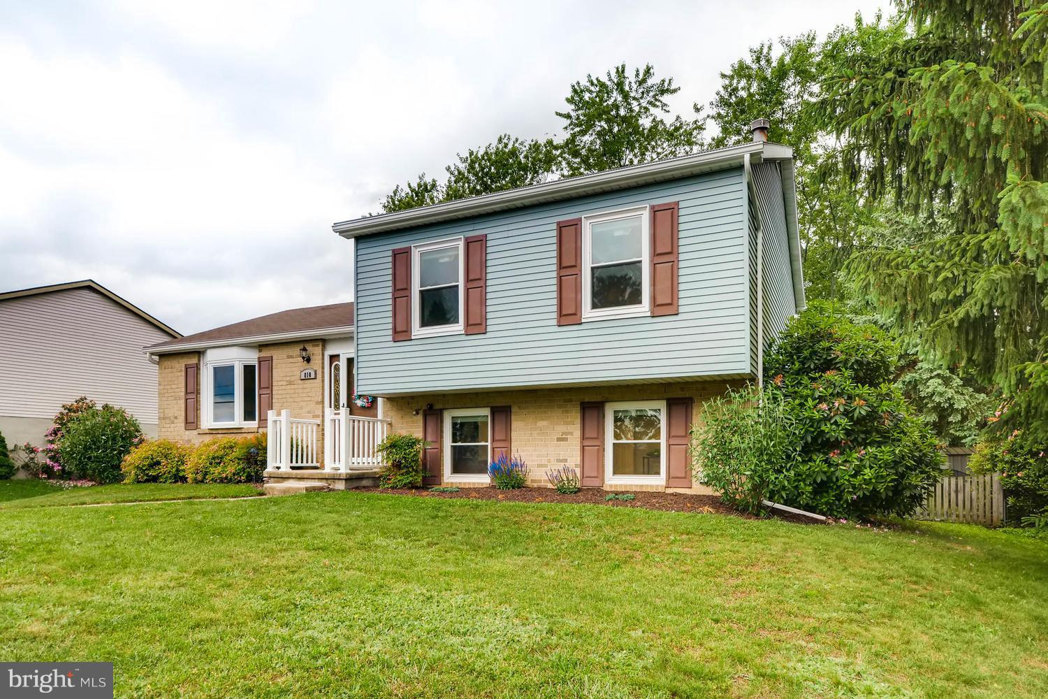 810 Uniontown Road Westminster, MD 21158 - Photo 3 of 30 Exterior (Front)