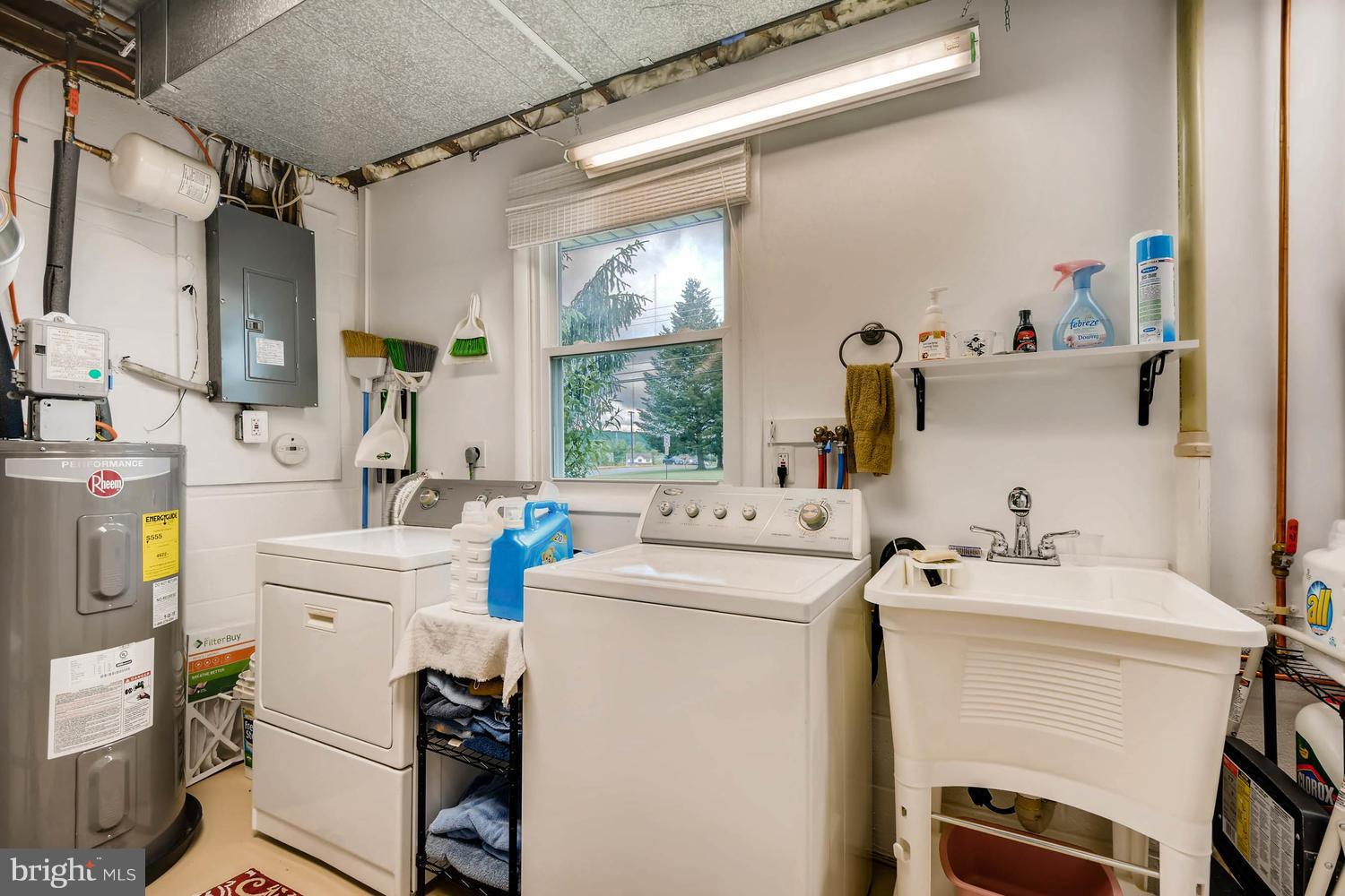 810 Uniontown Road Westminster, MD 21158 - Photo 22 of 30 Laundry room