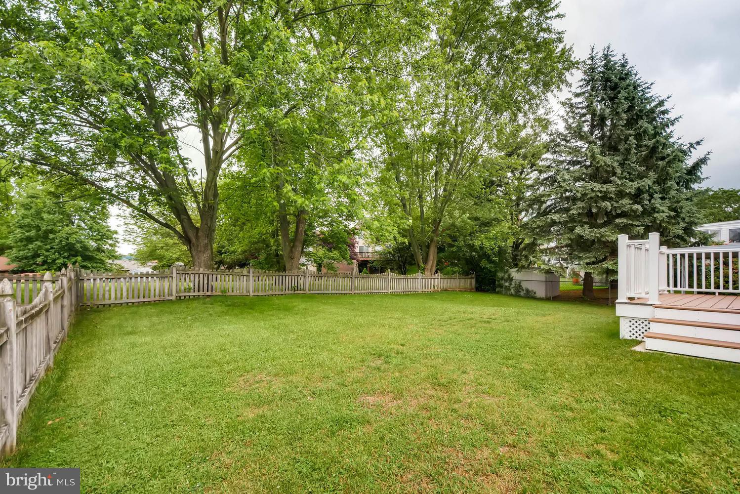 810 Uniontown Road Westminster, MD 21158 - Photo 26 of 30 Fenced rear yard