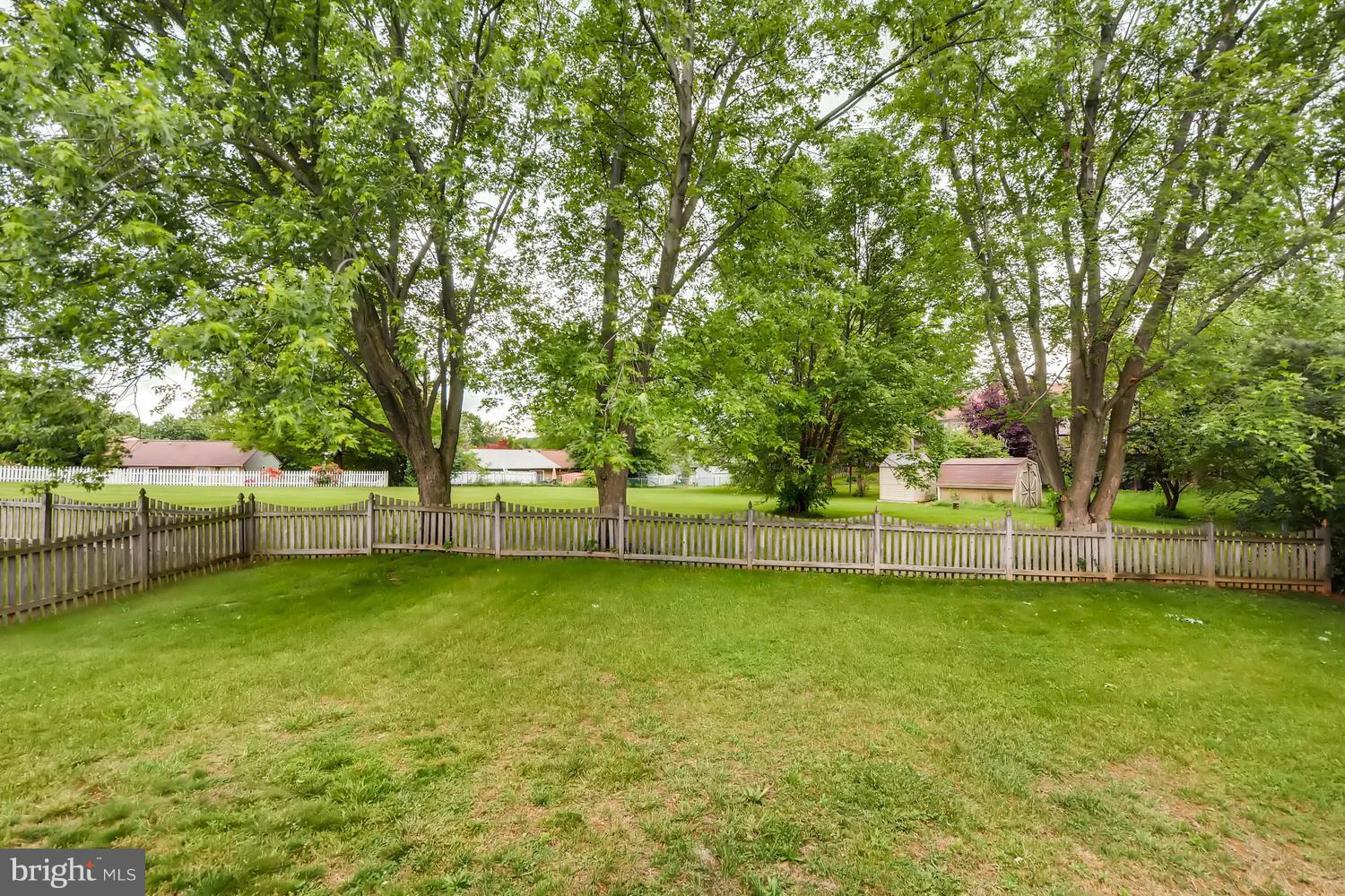 810 Uniontown Road Westminster, MD 21158 - Photo 30 of 30 Fenced yar