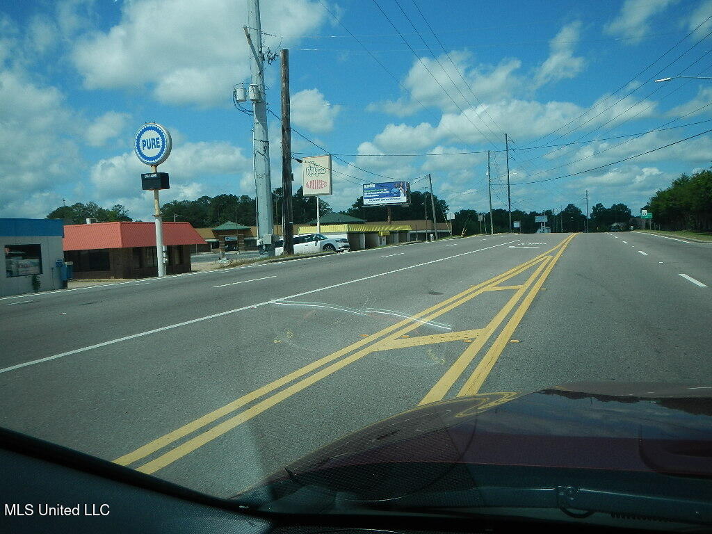 911 Highway 19 Meridian, MS 39307 - Photo 2 of 8 DSCN9052