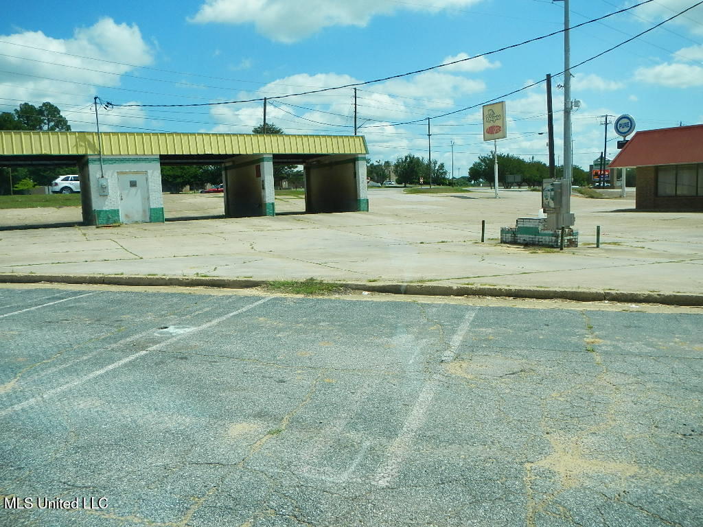 911 Highway 19 Meridian, MS 39307 - Photo 5 of 8 DSCN9055