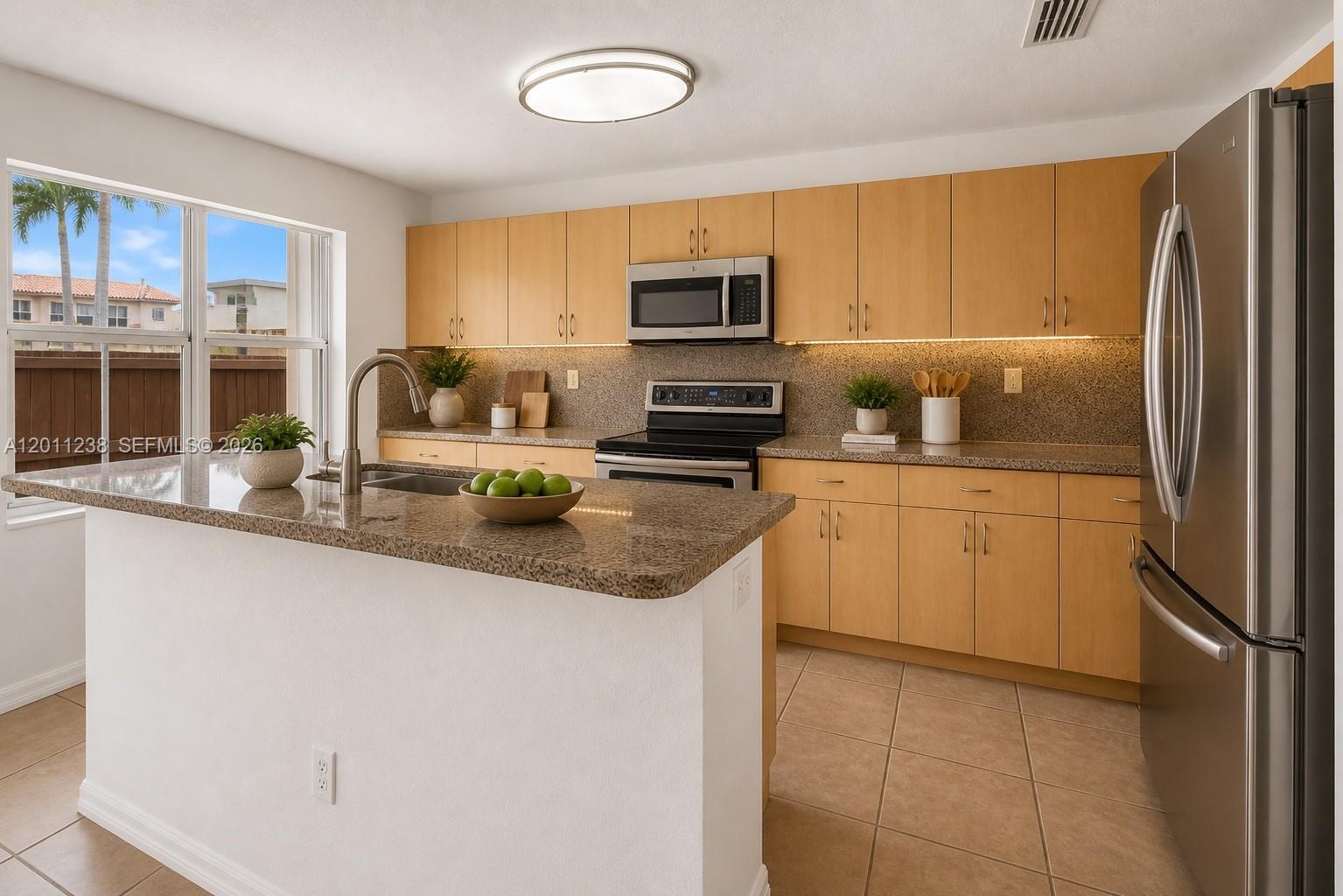 15213 Southwest 30th Terrace Miami, FL 33185 - Photo 5 of 40
