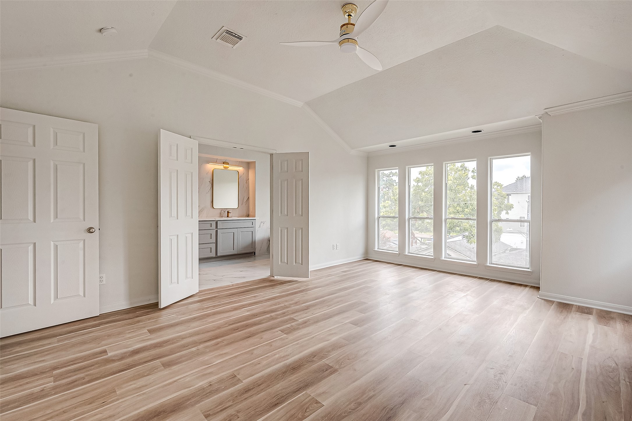 2150 Stacy Knoll Houston, TX 77008 - Photo 29 of 40 Master Bedroom