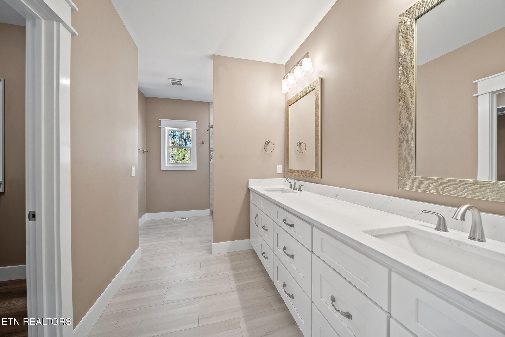 214 Cheeyo Trace Loudon, TN 37774 - Photo 13 of 42 dual vanities