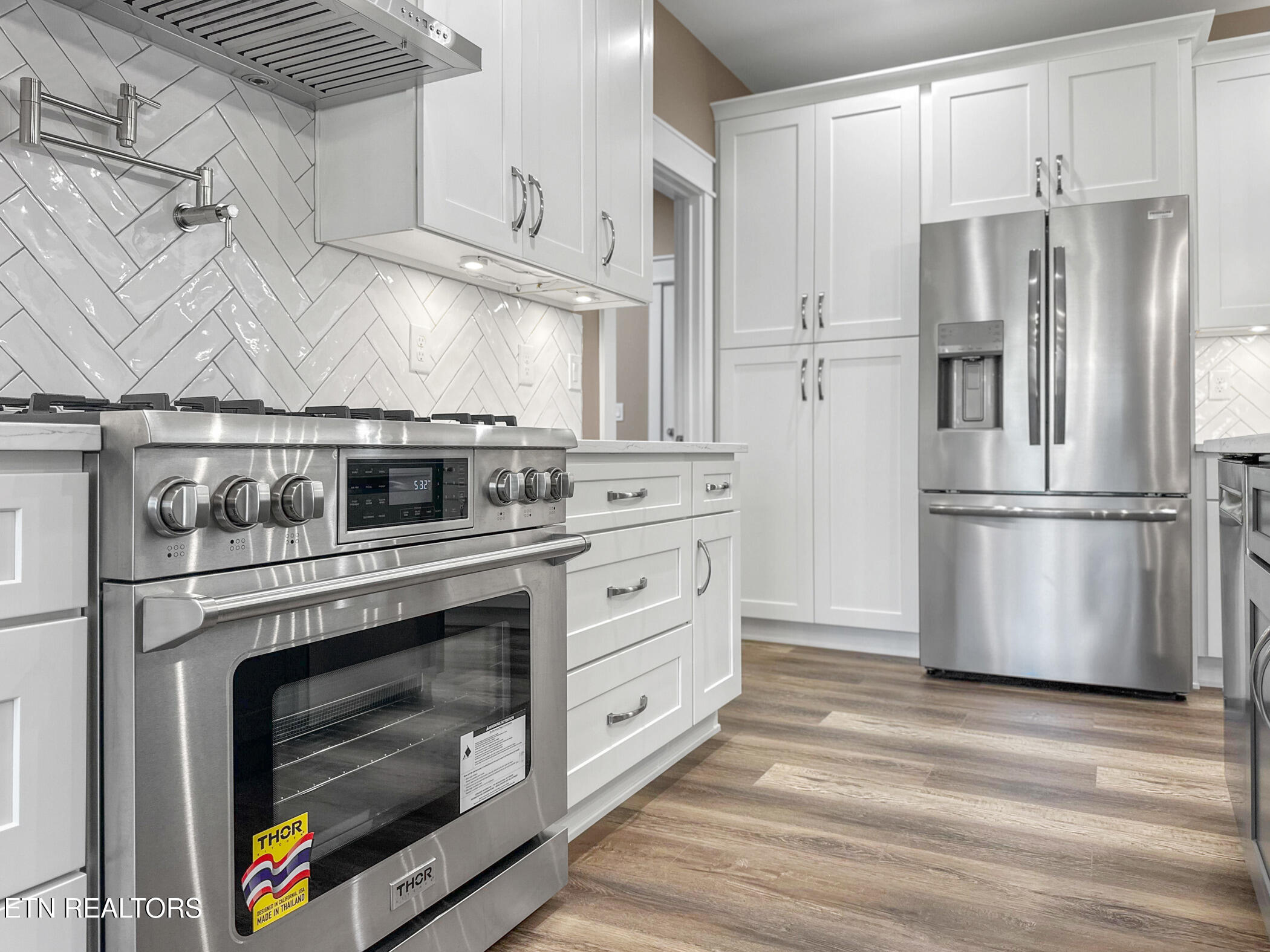 214 Cheeyo Trace Loudon, TN 37774 - Photo 8 of 42 Stainless steel appliance package