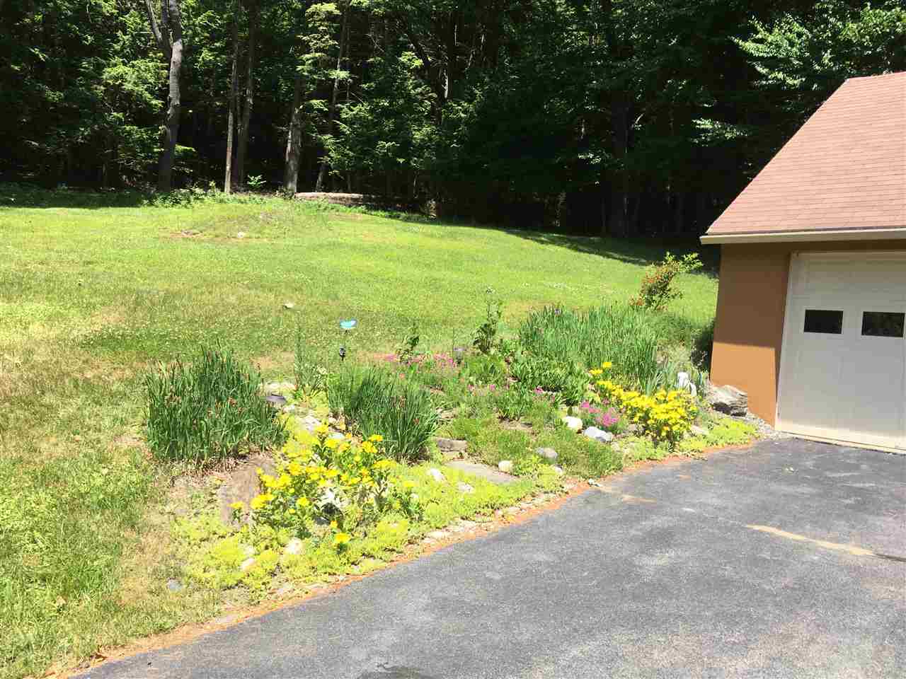 700 Rockingham Hill Road Rockingham, VT 05101 - Photo 6 of 29