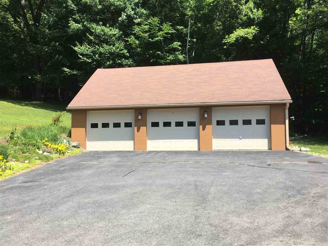 700 Rockingham Hill Road Rockingham, VT 05101 - Photo 8 of 29