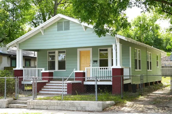 $2,050 | 1221 East Osborne Avenue, Tampa, FL 33603